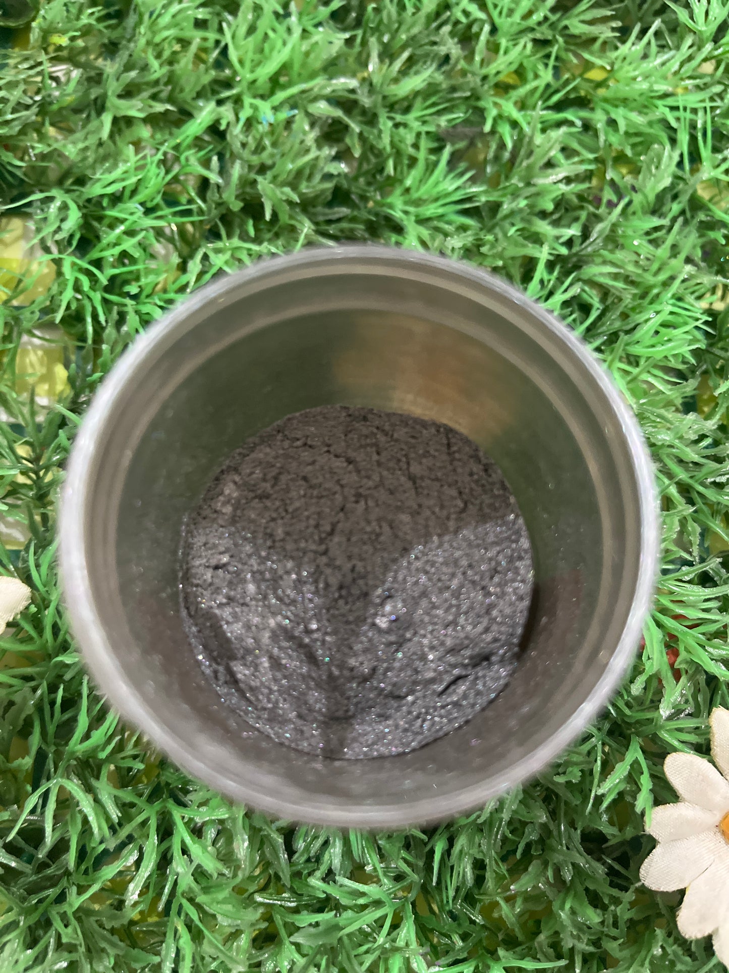 Neutral gray mica powder